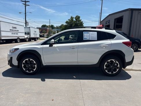 Used 2022 Subaru Crosstrek 2.0i Premium w/ Moonroof Package AWD/4WD image 4