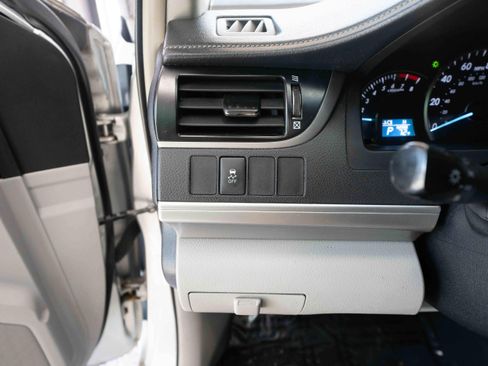 Used 2012 Toyota Camry LE FWD image 11