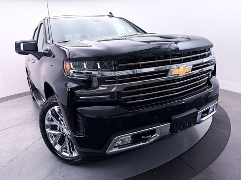 Used 2020 Chevrolet Silverado 1500 High Country w/ Technology Package AWD/4WD image 3