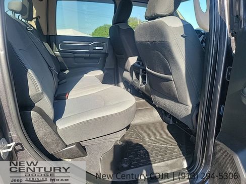 Used 2020 RAM 2500 Big Horn w/ Level 1 Equipment Group AWD/4WD image 19