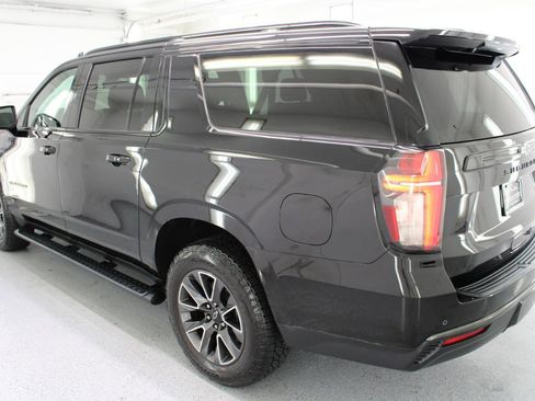 Used 2021 Chevrolet Suburban Z71 w/ Z71 Signature Package image 6