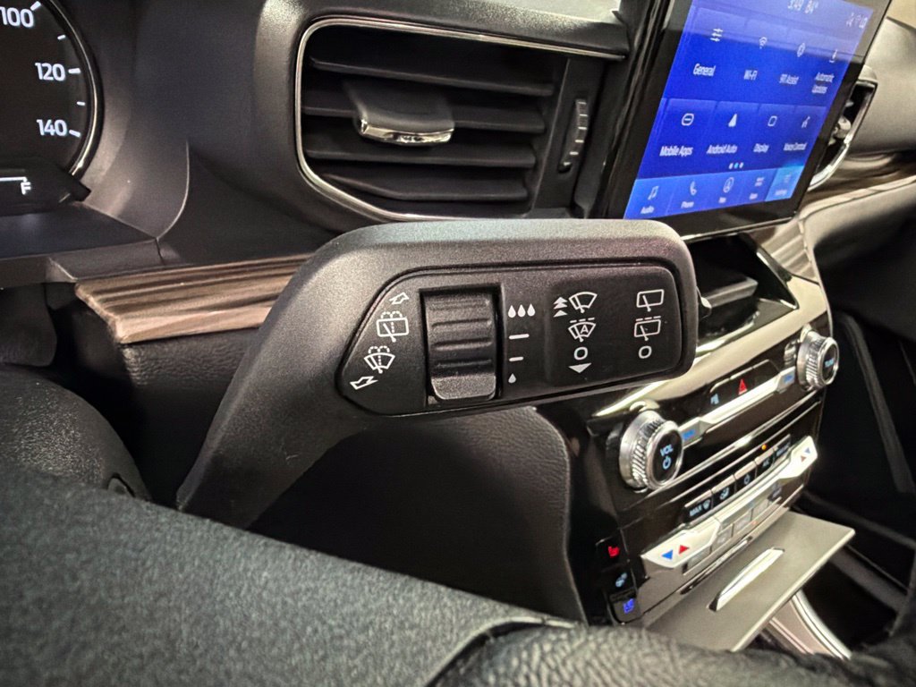 Used 2024 Ford Explorer Limited AWD/4WD image 21