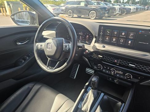Used 2023 Honda Accord Sport image 9