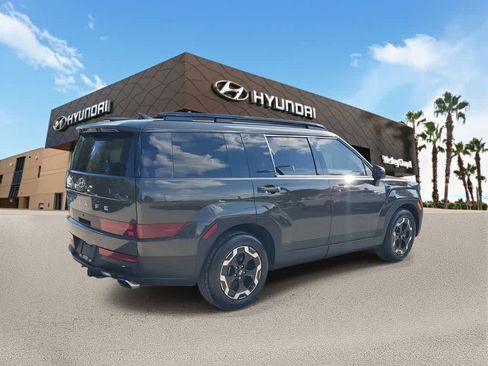 Used 2025 Hyundai Santa Fe SEL image 3