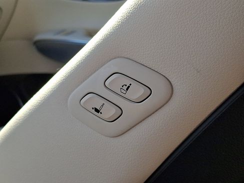 Certified 2023 Genesis GV70 2.5T w/ Select Package image 13