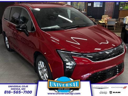 New 2027 Chrysler Pacifica Select w/ Family Tech Group FWD image 1