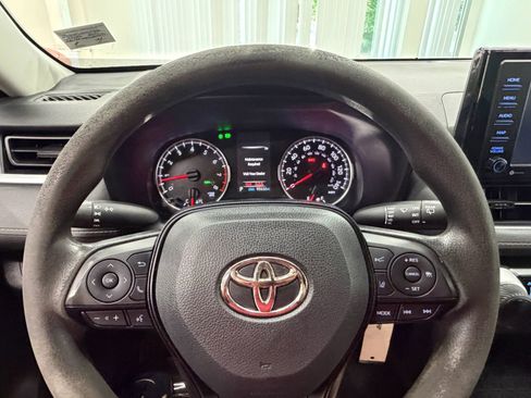 Used 2021 Toyota RAV4 LE w/ Carpet Mat Package (TMS) AWD/4WD image 23