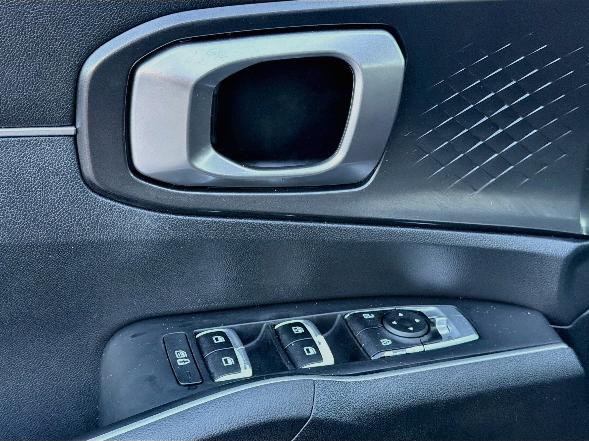 Used 2021 Kia Sorento S w/ Panoramic Sunroof Package FWD image 22