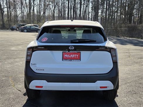 New 2026 Nissan Kicks S image 6