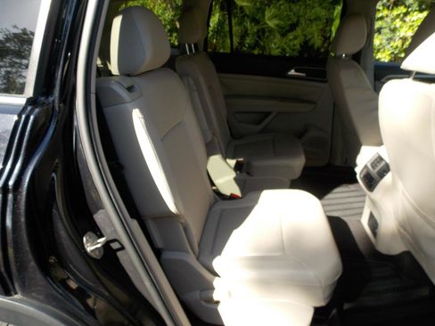 Used 2018 Volkswagen Atlas SE image 18