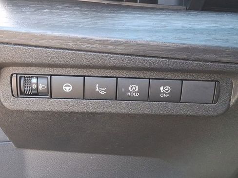 Used 2024 Nissan Ariya AWD image 25