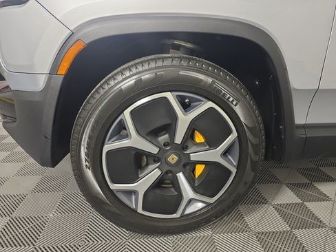 Used 2022 Rivian R1T Adventure AWD/4WD image 9