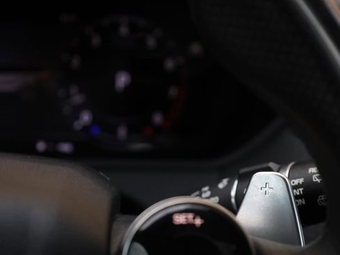 Used 2020 Land Rover Range Rover Velar R-Dynamic S image 36