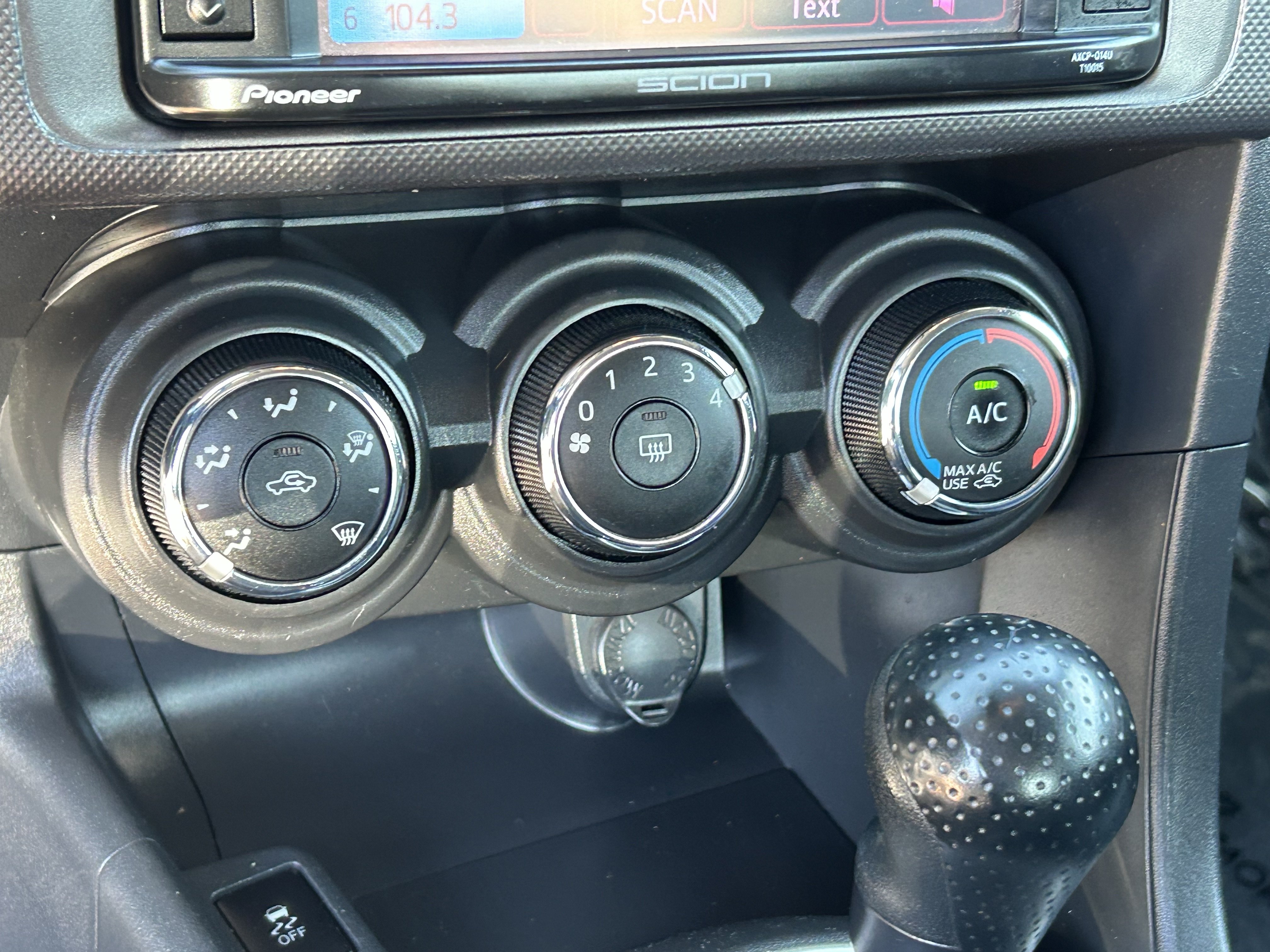 Used 2014 Scion tC FWD image 20