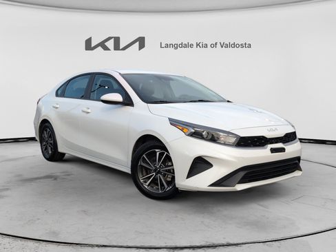 Used 2024 Kia Forte LXS FWD image 2