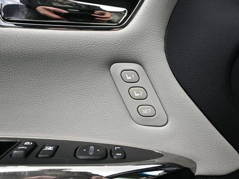 Used 2013 Toyota Avalon XLE Premium image 19