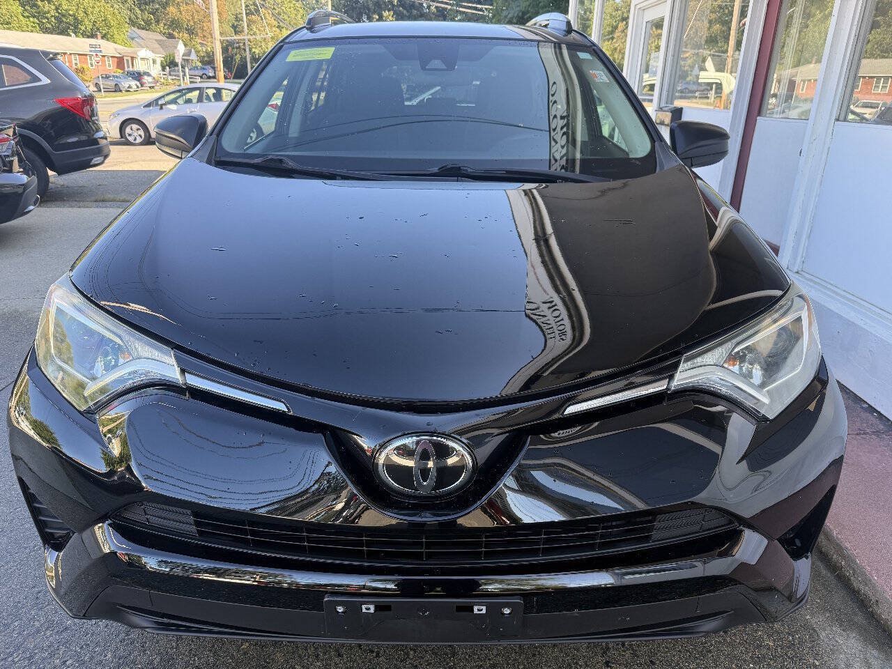 Used 2017 Toyota RAV4 LE w/ Carpet Mat Package AWD/4WD image 7