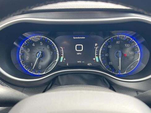 Used 2026 Chrysler Pacifica Select AWD/4WD image 23