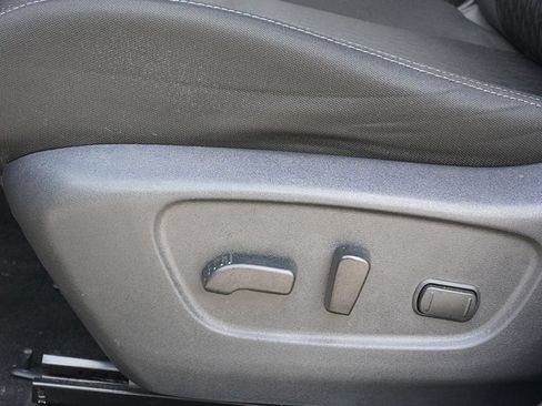 Used 2018 Nissan Rogue SV w/ Premium Package AWD/4WD image 25