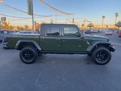 Used 2021 Jeep Gladiator Sport image 4