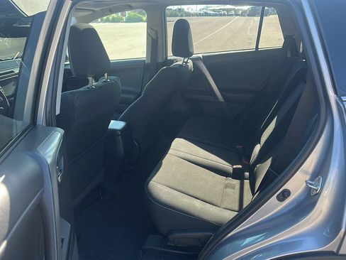 Used 2017 Toyota RAV4 XLE AWD/4WD image 19