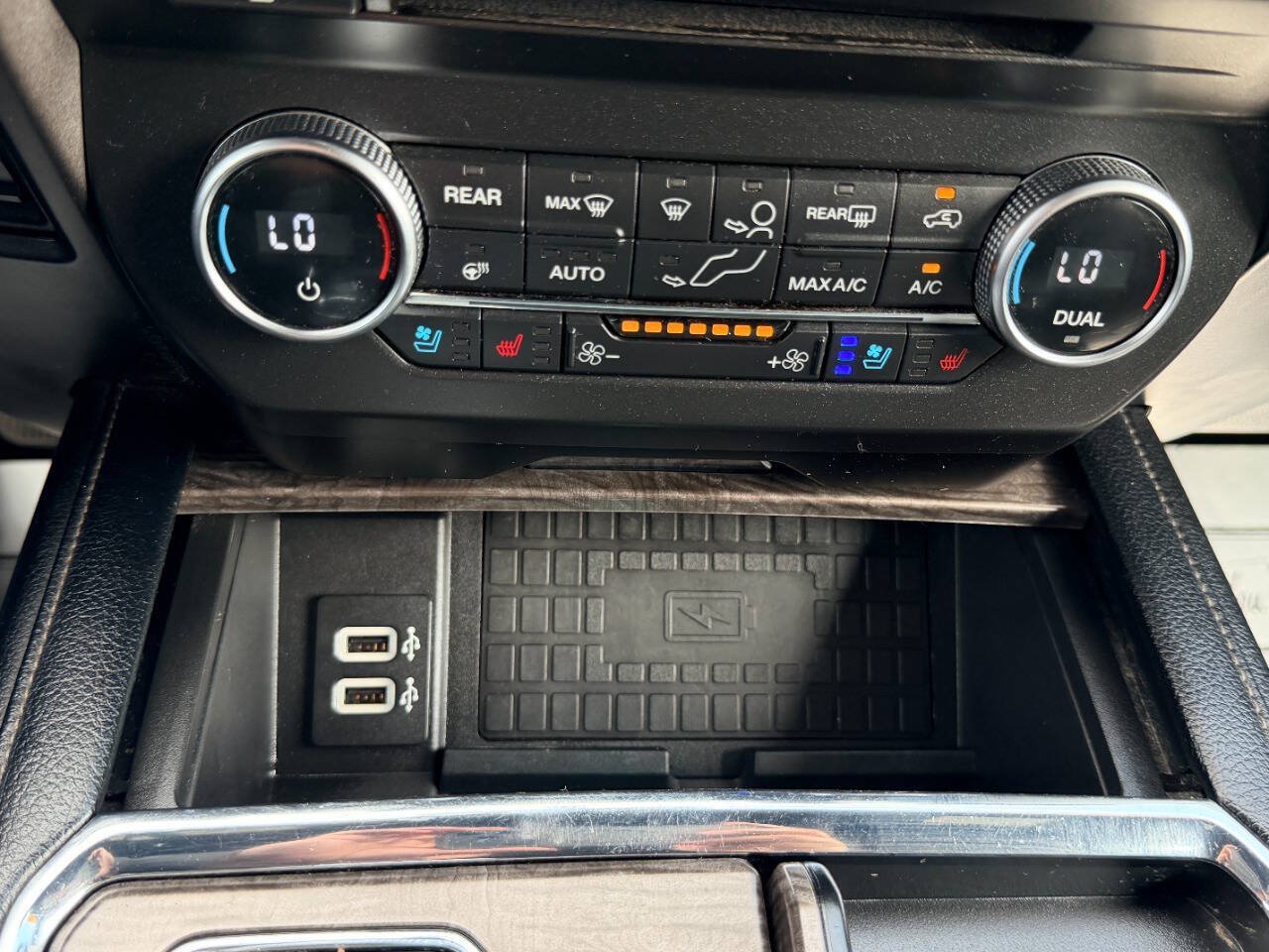 Used 2018 Ford Expedition Limited w/ Equipment Group 301A AWD/4WD image 49