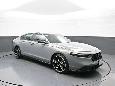 Used 2024 Honda Accord Sport image 4