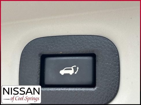 Used 2019 Nissan Rogue SV w/ Premium Package FWD image 15