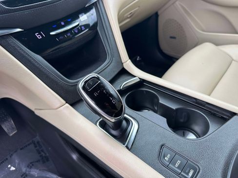 Used 2019 Cadillac XT5 Premium Luxury AWD/4WD image 12
