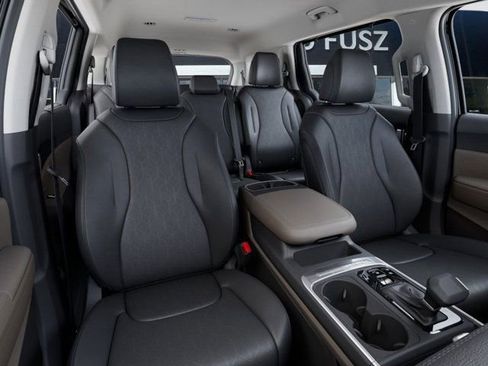 New 2026 Kia Carnival EX image 15