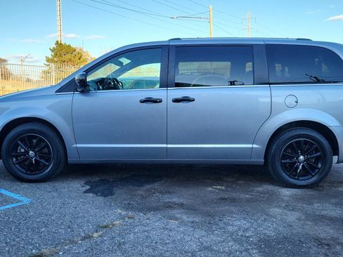 Used 2019 Dodge Grand Caravan SXT image 6