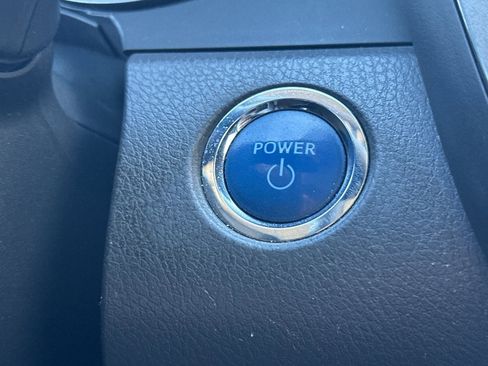 Certified 2021 Toyota Camry SE image 20