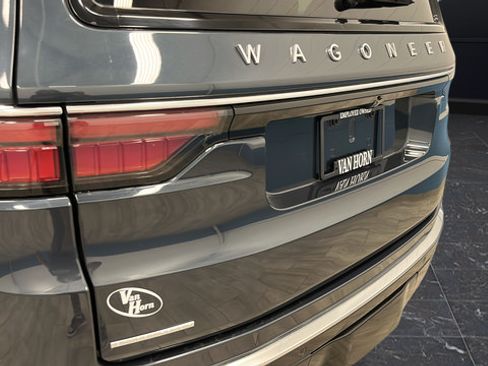 Used 2023 Jeep Wagoneer 4WD image 40