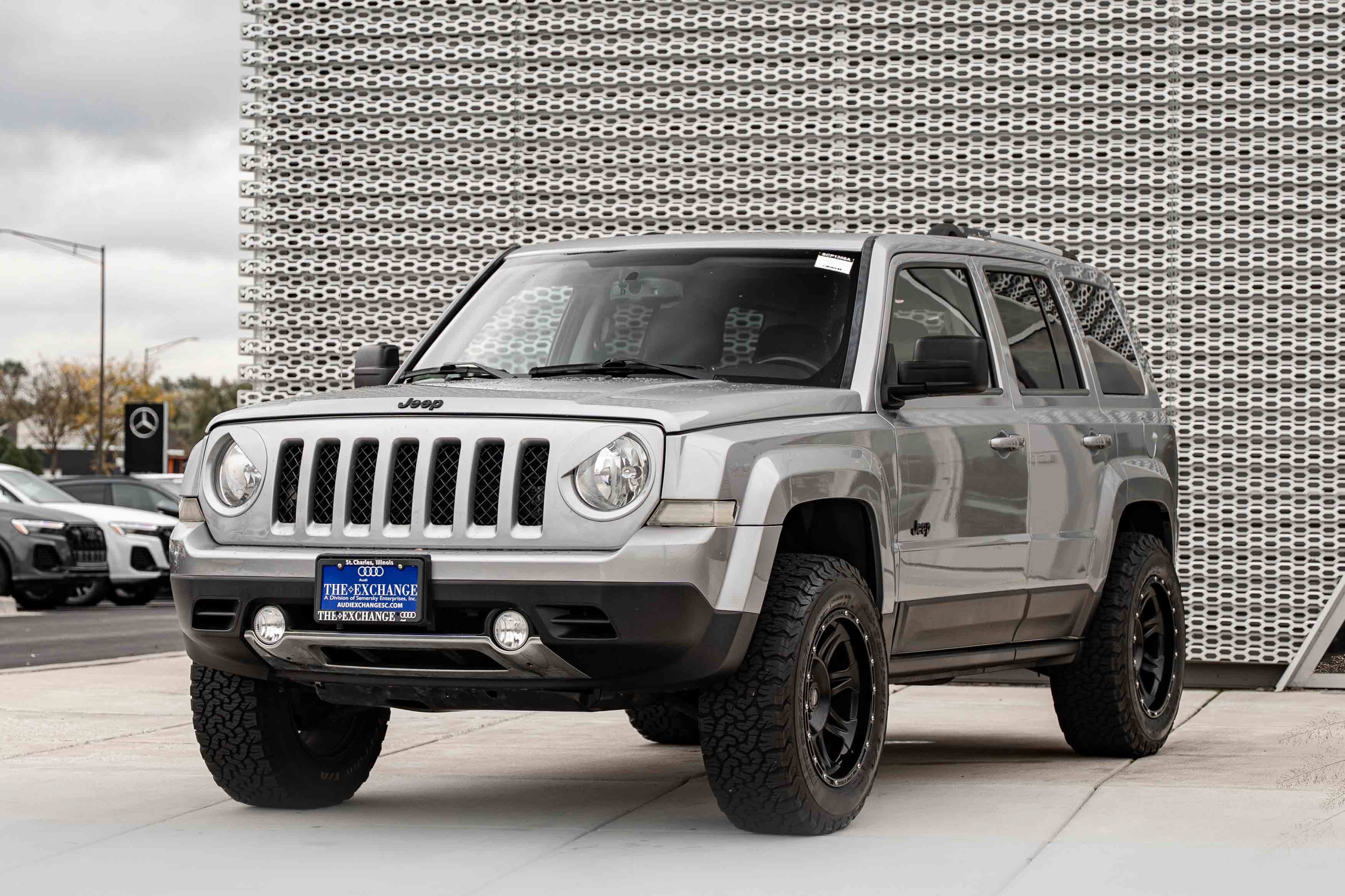 Used 2017 Jeep Patriot High Altitude AWD/4WD image 7