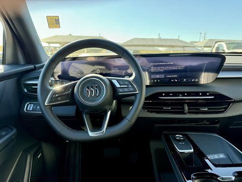 Used 2025 Buick Enclave Sport Touring image 9