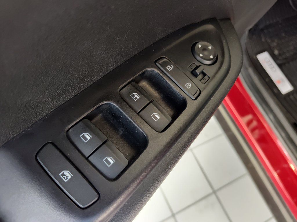 Used 2020 Hyundai Venue SE FWD image 19