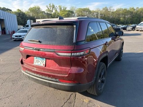 Used 2023 Jeep Grand Cherokee Altitude AWD/4WD image 9