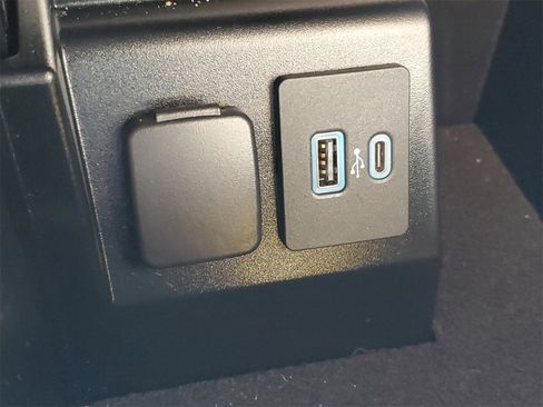 Certified 2021 Ford Explorer Limited w/ Equipment Group 301A image 28