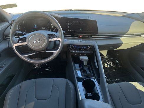 Certified 2023 Hyundai Elantra SEL w/ Convenience Package image 10