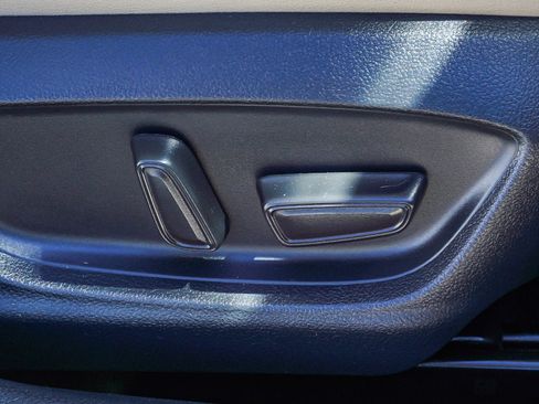 Certified 2021 Toyota Avalon XLE FWD image 20