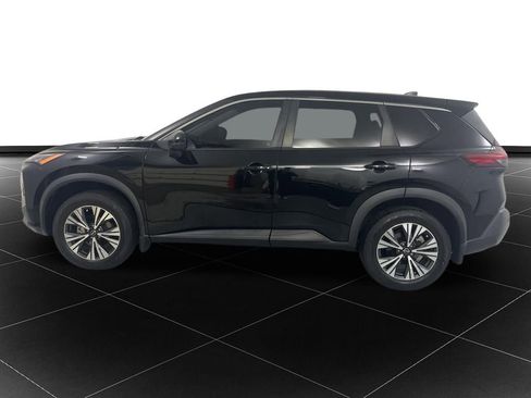 Used 2022 Nissan Rogue SV FWD image 2