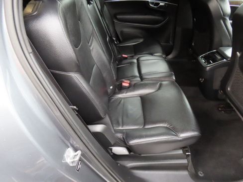Used 2018 Volvo XC90 T6 Momentum w/ Convenience Package AWD/4WD image 17