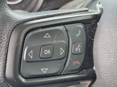 Used 2024 Jeep Gladiator Sport AWD/4WD image 8