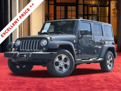 Used 2017 Jeep Wrangler Unlimited Sahara w/ Connectivity Group AWD/4WD image 1