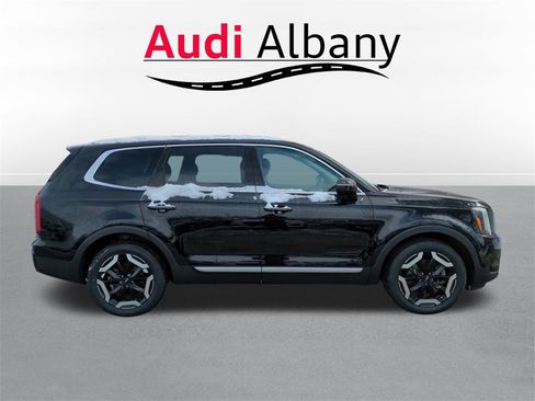 Used 2023 Kia Telluride S image 7