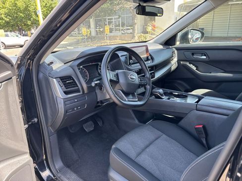 Used 2025 Nissan Rogue SV FWD image 36