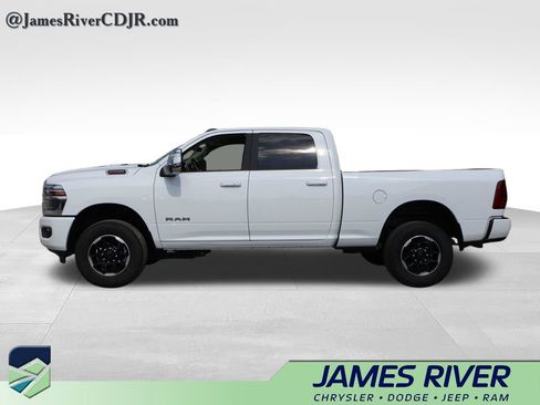 Used 2026 RAM 2500 Laramie AWD/4WD image 2