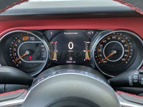 Used 2023 Jeep Wrangler Unlimited Rubicon AWD/4WD image 28