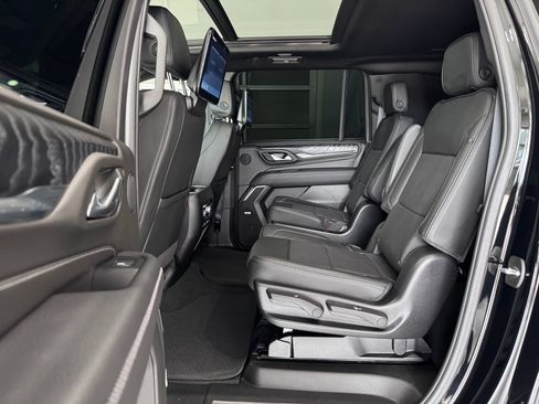 Certified 2024 GMC Yukon XL Denali w/ Advanced Technology Package AWD/4WD image 15