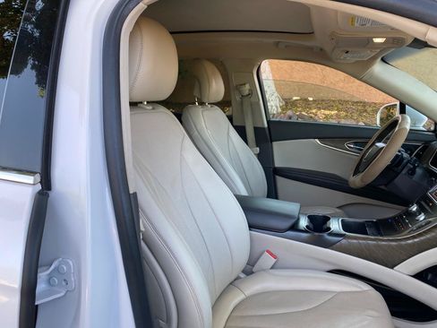 Used 2019 Lincoln Nautilus Reserve FWD image 43